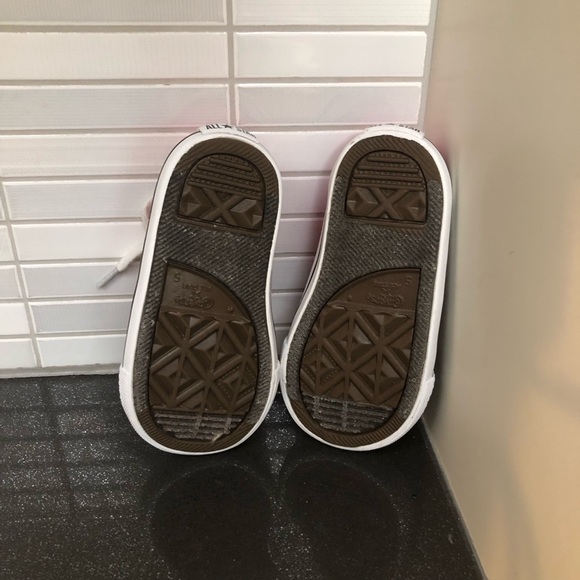 EUC Converse baby Chuck Taylor Low Top - Picture 8 of 10